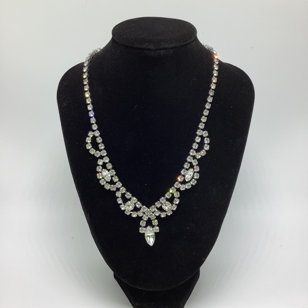 Vintage Weiss Rhinestone Prong Set Necklace